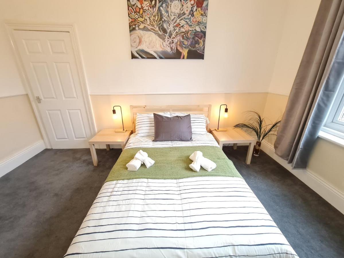 Large 3 Bed Flat, Free Parking Apartment Newcastle upon Tyne Exterior photo